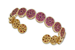 Twist Kaleidoscope Disc Hot Pink Sapphire Sapphire Bracelet set in Yellow Gold